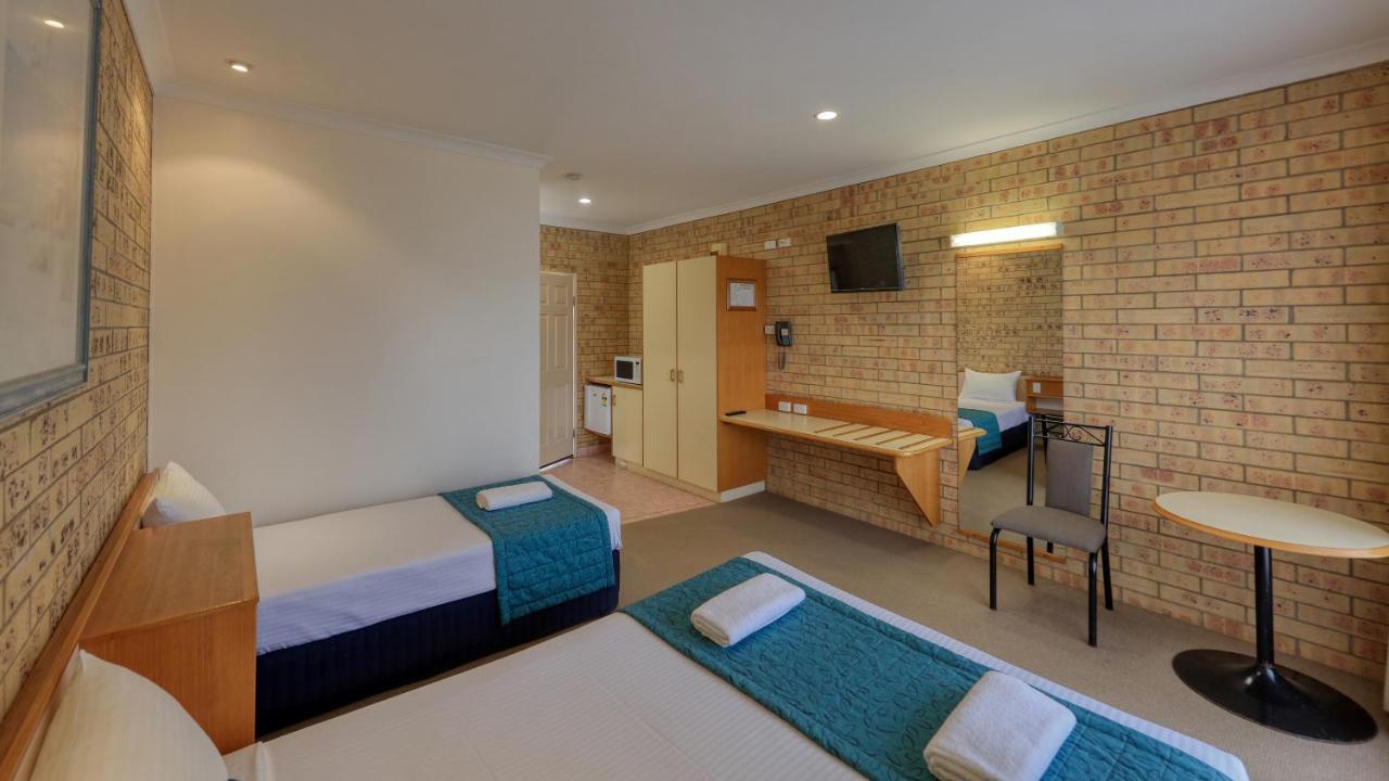 Mulga Country Motor Inn ชาร์เลวิลล์ ภายนอก รูปภาพ