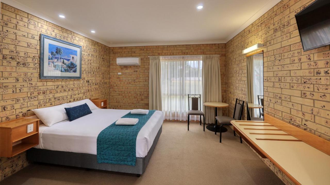 Mulga Country Motor Inn ชาร์เลวิลล์ ภายนอก รูปภาพ