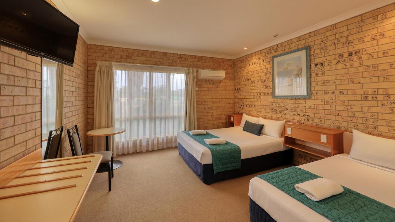 Mulga Country Motor Inn ชาร์เลวิลล์ ภายนอก รูปภาพ