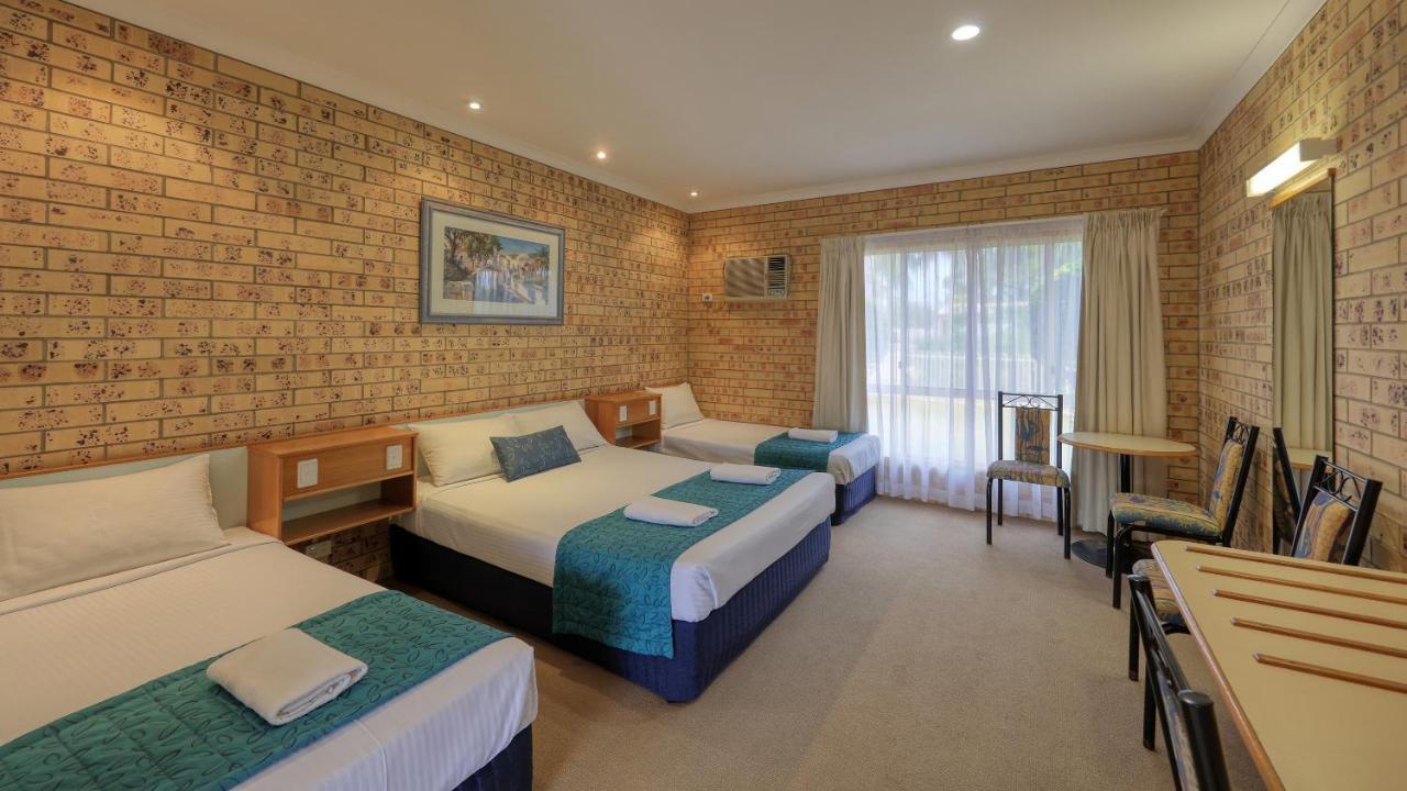 Mulga Country Motor Inn ชาร์เลวิลล์ ภายนอก รูปภาพ
