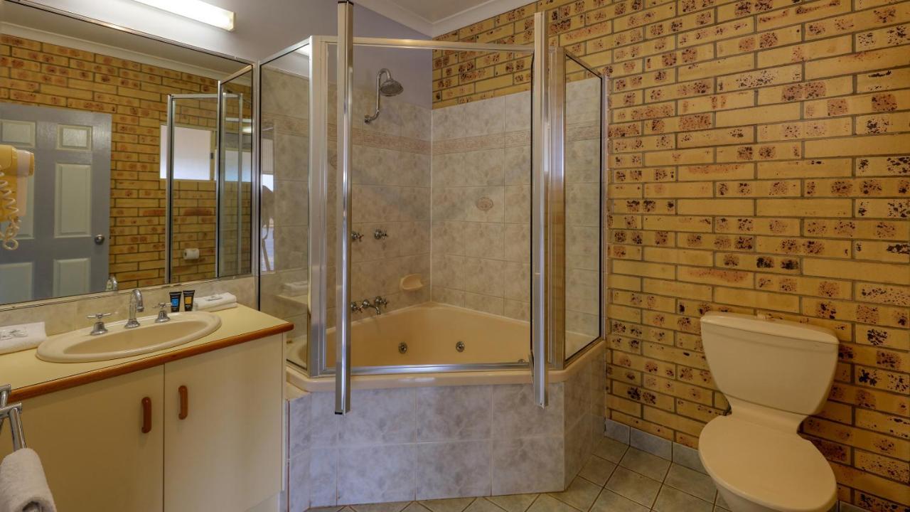 Mulga Country Motor Inn ชาร์เลวิลล์ ภายนอก รูปภาพ