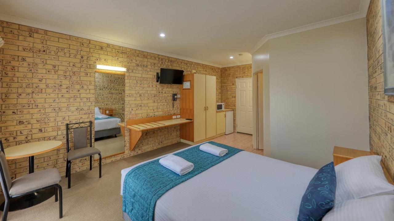 Mulga Country Motor Inn ชาร์เลวิลล์ ภายนอก รูปภาพ