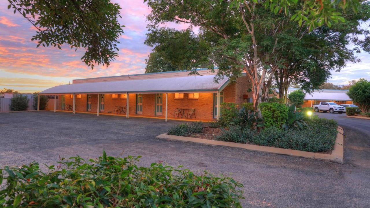 Mulga Country Motor Inn ชาร์เลวิลล์ ภายนอก รูปภาพ