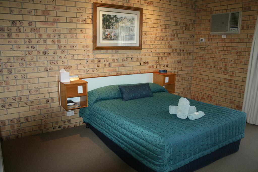 Mulga Country Motor Inn ชาร์เลวิลล์ ภายนอก รูปภาพ