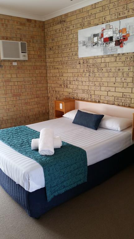 Mulga Country Motor Inn ชาร์เลวิลล์ ภายนอก รูปภาพ